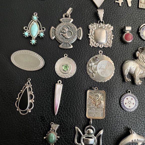Lot of 68 Sterling Silver quality charms pendants - Picture 4 of 13